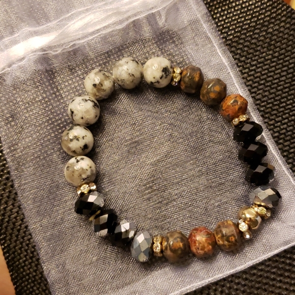 Jewelry - Ladies Beaded Stone Bracelet